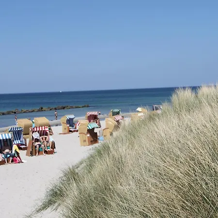 Am Horizont No 2 Fuer 2-4 Pers, 2 Schlafz, Babybett, Suedbalkon, Kostenloser Parkplatz 400 Meter Zum Apartman Zingst