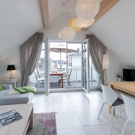 Am Horizont No 2 Fuer 2-4 Pers, 2 Schlafz, Babybett, Suedbalkon, Kostenloser Parkplatz 400 Meter Zum Zingst