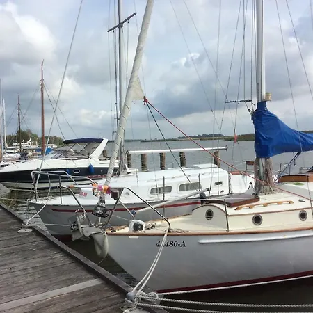 Am Horizont No 2 Fuer 2-4 Pers, 2 Schlafz, Babybett, Suedbalkon, Kostenloser Parkplatz 400 Meter Zum Apartman Zingst