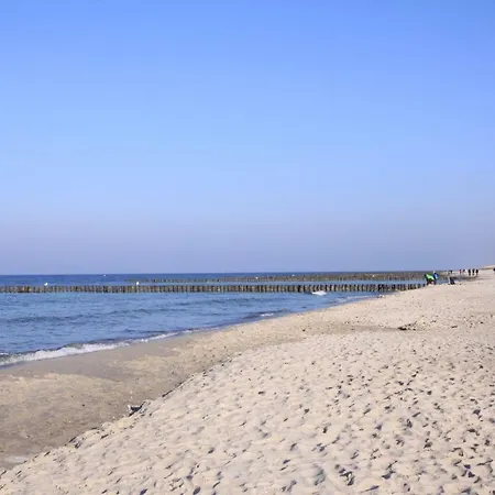 Am Horizont 2 Stilvoll Mitten Im Herzen Von Zingst Nahe Seebruecke Und Strand Parkplatz Und Wlan Inklusiv