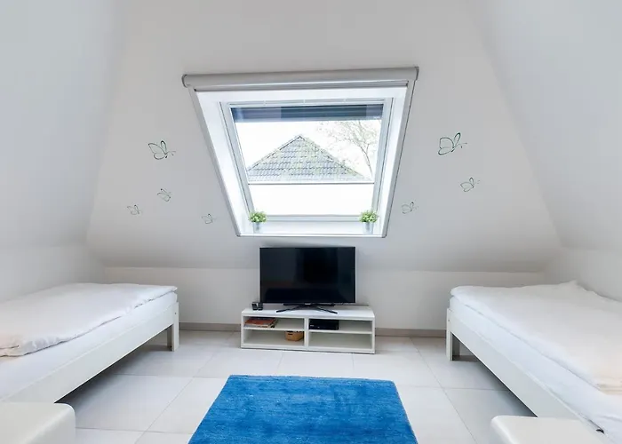 Am Horizont No 2 Fuer 2-4 Pers, 2 Schlafz, Babybett, Suedbalkon, Kostenloser Parkplatz 400 Meter Zum Zingst