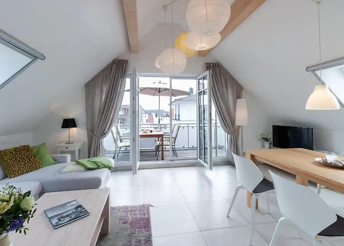 Am Horizont No 2 Fuer 2-4 Pers, 2 Schlafz, Babybett, Suedbalkon, Kostenloser Parkplatz 400 Meter Zum Zingst